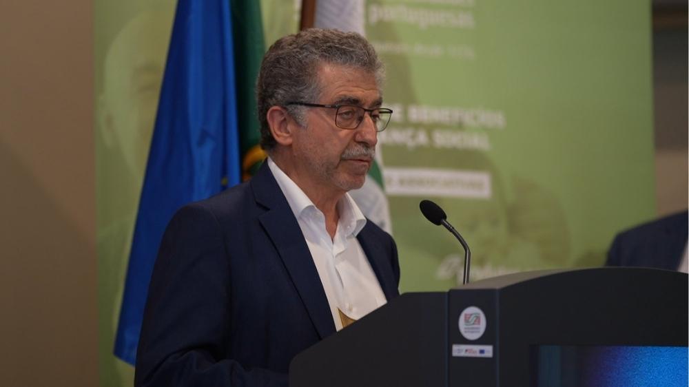 Martins de Oliveira recebe Prémio Mutualismo e Solidariedade Martins de Oliveira recebe Prémio Mutualismo e Solidariedade