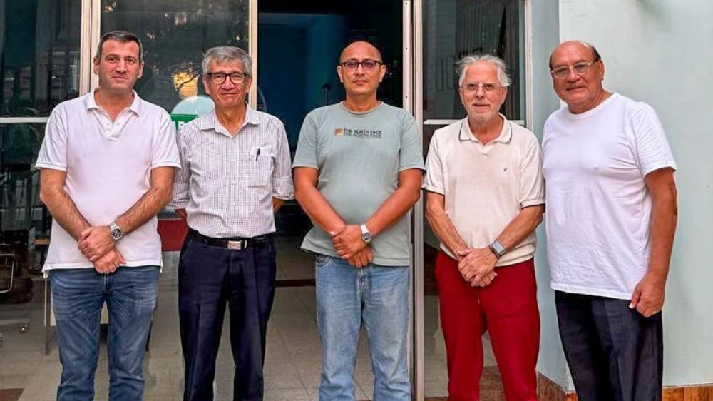 UMP debate criação de uma União das Mutualidades Peruanas em visita a associação de Lima
