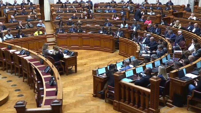 Assembleia da República aprova voto de congratulação pelos 850 anos de mutualismo em Portugal Assembleia da República aprova voto de congratulação pelos 850 anos de mutualismo em Portugal