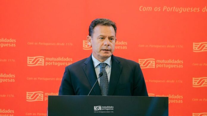 Primeiro-Ministro nos 850 Anos de Mutualismo Primeiro-Ministro na sessão evocativa dos 850 Anos de Mutualismo em Portugal